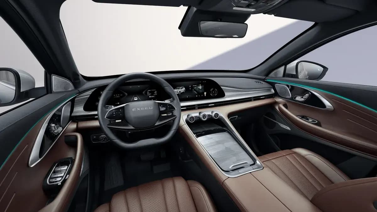 12.3 + 12.3 inch high-definition LCD screens